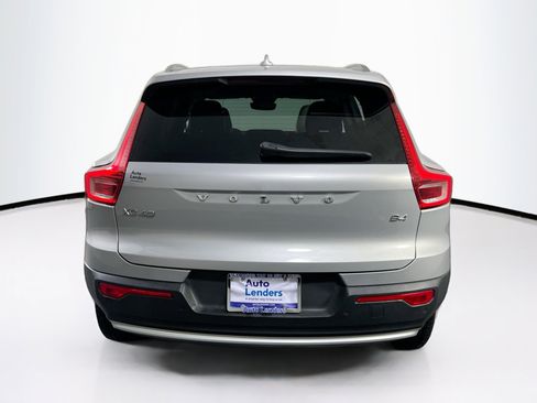 Used 2023 Volvo XC40 B4 Plus w/ Driver Assist Package image 6