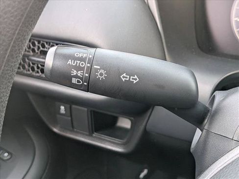 Used 2025 Honda HR-V LX image 15