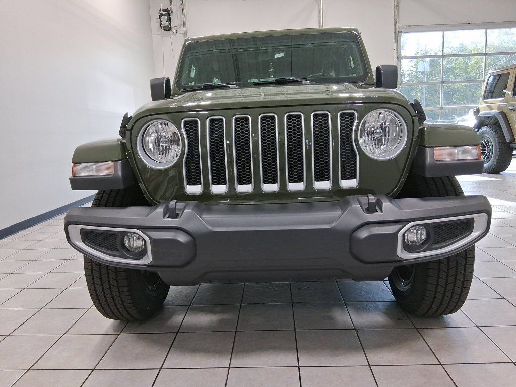 Used 2022 Jeep Wrangler Unlimited Sahara w/ Cold Weather Group AWD/4WD image 2