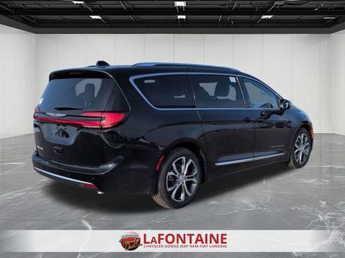 New 2026 Chrysler Pacifica Pinnacle image 5