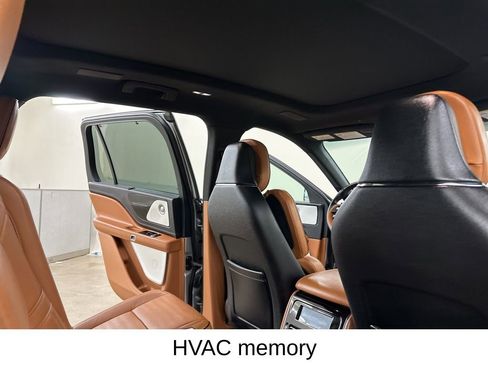 Used 2022 Lincoln Aviator Black Label w/ Dynamic Handling Package AWD/4WD image 23