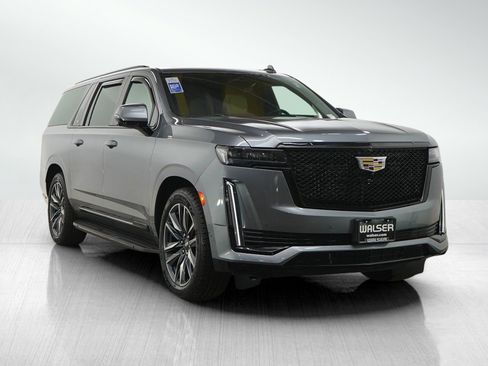 Used 2022 Cadillac Escalade ESV Sport w/ Touring Package AWD/4WD image 8