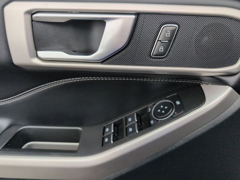 Used 2024 Ford Explorer XLT w/ Equipment Group 202A image 17