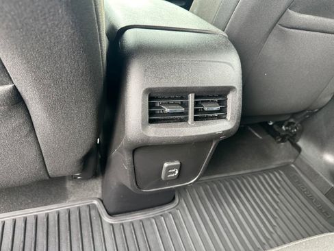 Used 2019 Chevrolet Equinox LT FWD image 29