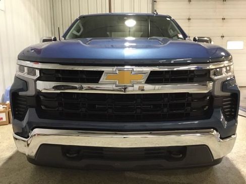 Used 2024 Chevrolet Silverado 1500 LT AWD/4WD image 6