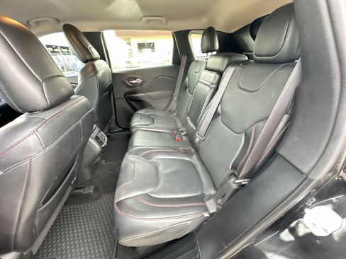 Used 2015 Jeep Cherokee Trailhawk w/ Comfort/Convenience Group image 25