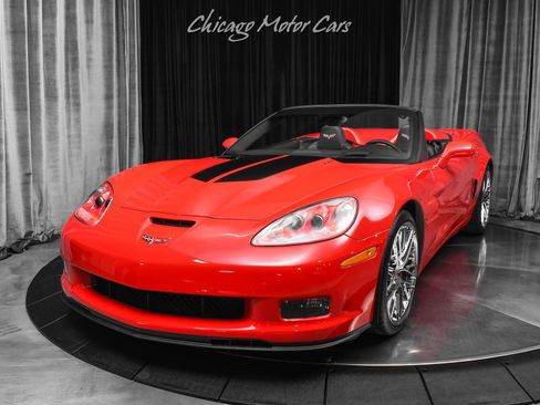 Used 2013 Chevrolet Corvette 427 w/ 1SB Preferred Equipment Group RWD image 2