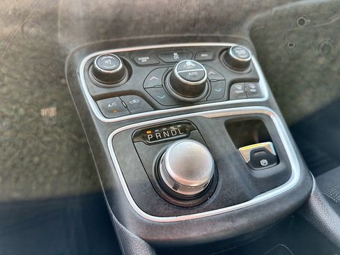 Used 2016 Chrysler 200 Limited w/ Convenience Group FWD image 19