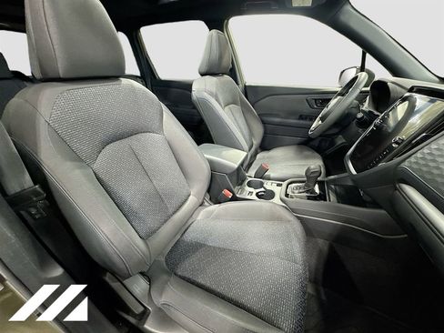 Used 2025 Subaru Forester Premium AWD/4WD image 30