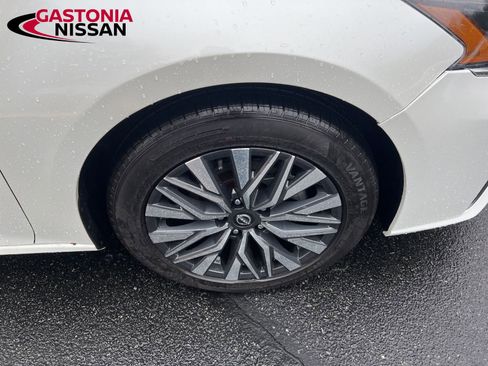 Used 2024 Nissan Altima 2.5 SV image 19