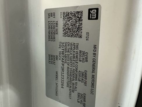 Used 2024 GMC Savana 2500 w/ Driver Convenience Package image 12