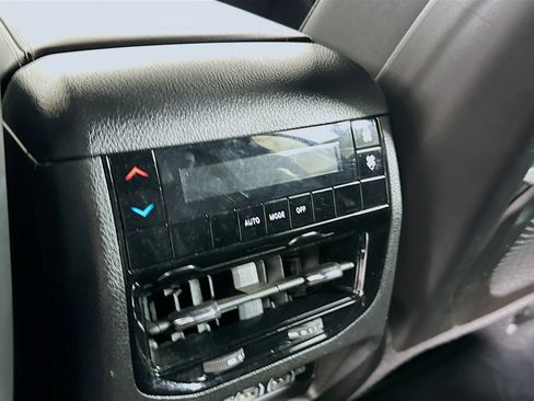 Used 2023 Jeep Grand Cherokee L Laredo RWD image 26