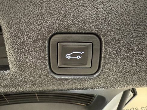 Used 2025 Buick Enclave Sport Touring image 24