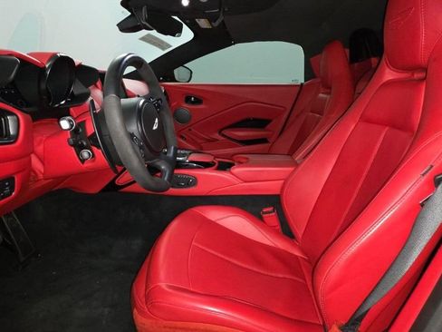 Used 2022 Aston Martin V8 Vantage Roadster RWD image 3