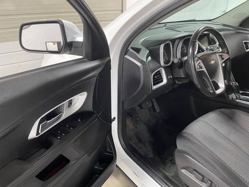 Used 2017 Chevrolet Equinox LT w/ Convenience Package AWD/4WD image 10