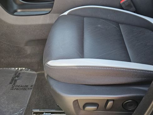 Used 2025 Buick Envision Sport Touring image 31