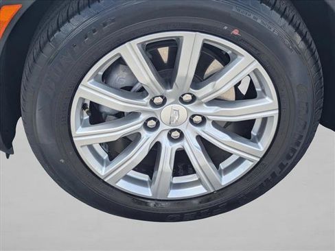Used 2022 Cadillac XT4 Premium Luxury w/ Enhanced Visibility Package FWD image 24