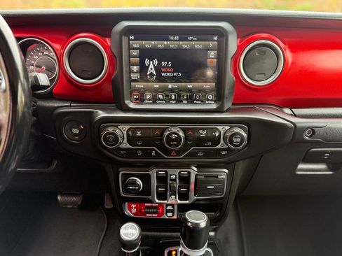 Used 2020 Jeep Gladiator Rubicon AWD/4WD image 19