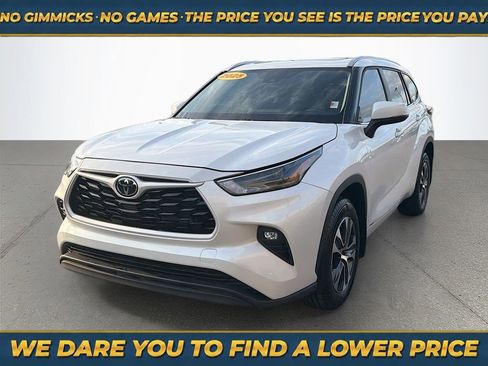 Used 2025 Toyota Highlander XLE AWD/4WD image 8