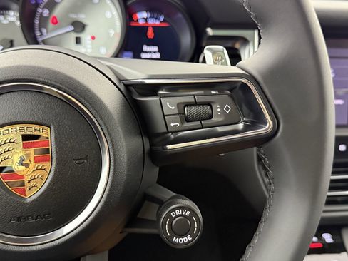 Certified 2026 Porsche Macan S AWD/4WD image 17