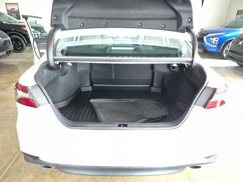 Used 2022 Toyota Camry XLE FWD image 8