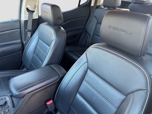 Used 2023 GMC Acadia Denali w/ Black Diamond Edition image 22