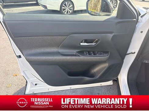 New 2026 Nissan Kicks SV image 18