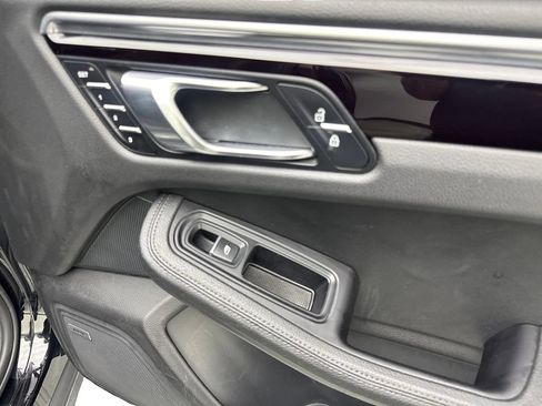 Used 2019 Porsche Macan AWD/4WD image 48