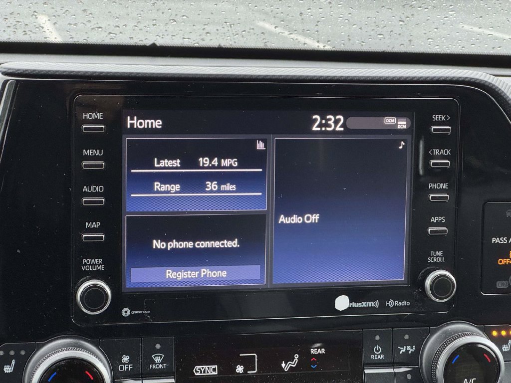 Used 2022 Toyota Highlander XSE FWD image 3
