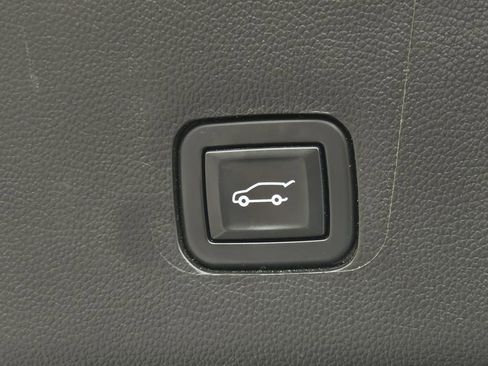 Used 2021 Chevrolet Traverse High Country w/ LPO, Floor Liner Package AWD/4WD image 48