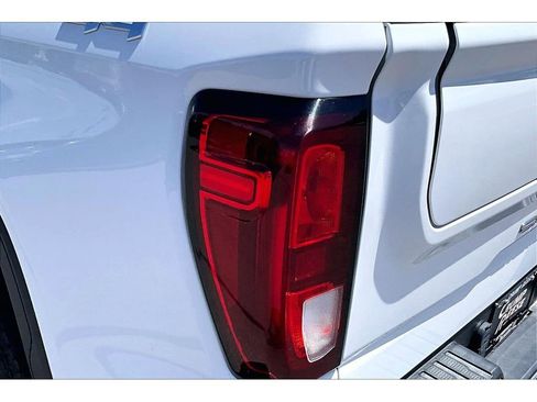 Used 2023 GMC Sierra 1500 SLE AWD/4WD image 21