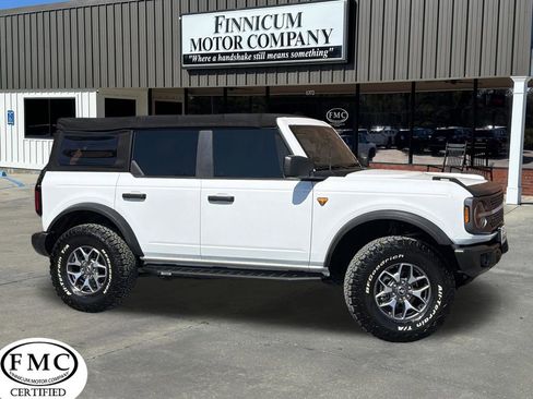 Used 2022 Ford Bronco Badlands image 1