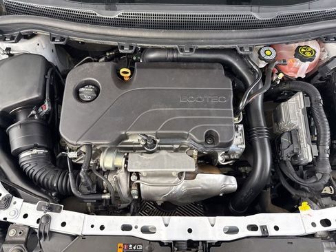 Used 2018 Chevrolet Cruze LT w/ Convenience Package image 17