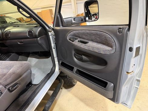 Used 2001 Dodge Ram 2500 Truck 4x4 Quad Cab image 27