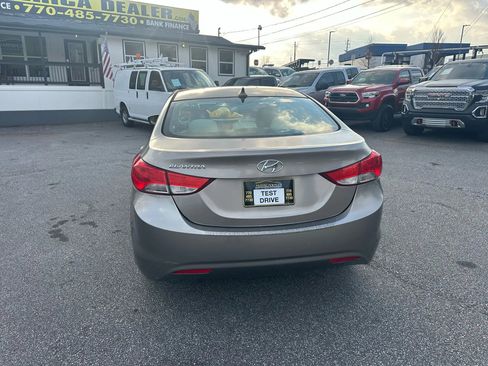 Used 2013 Hyundai Elantra GLS w/ Preferred Pkg image 7