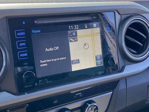 Used 2016 Toyota Tacoma TRD Off-Road w/ Towing Package image 12