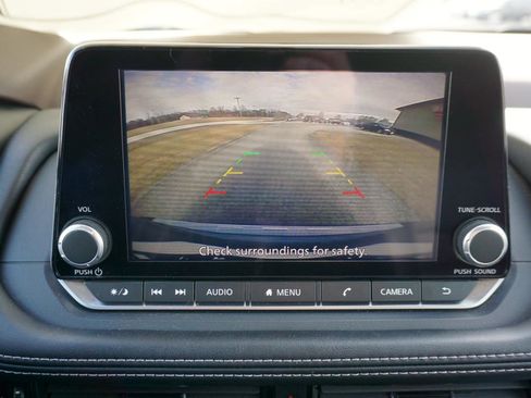 Used 2023 Nissan Rogue SV w/ SV Premium Package image 13