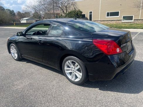 Used 2010 Nissan Altima 2.5 S w/ Premium Pkg image 4