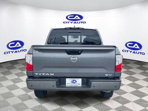 Used 2023 Nissan Titan SV RWD image 4