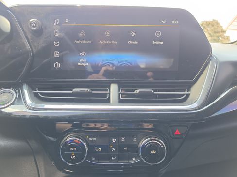Used 2025 Chevrolet Trax RS w/ Sunroof Package FWD image 27