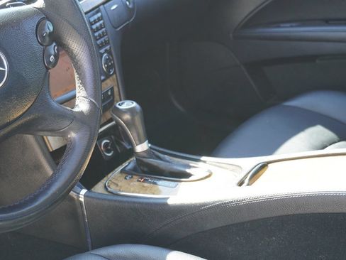 Used 2009 Mercedes-Benz E 350 Sedan image 25