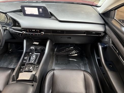 Used 2021 MAZDA MAZDA3 s image 24