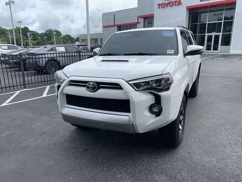 Certified 2021 Toyota 4Runner TRD Off-Road Premium AWD/4WD image 4