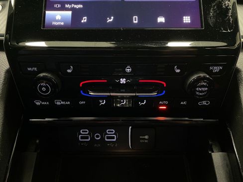 Used 2023 Jeep Grand Cherokee L Laredo AWD/4WD image 25