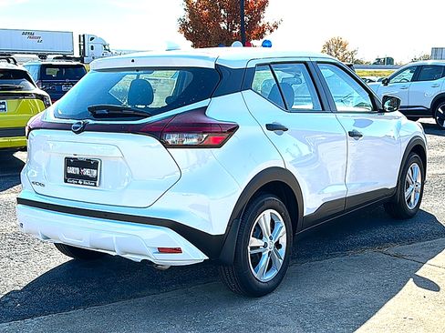 New 2025 Nissan Kicks Play S image 8