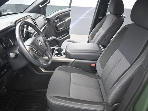 Used 2024 Nissan Titan SV w/ SV Bronze Edition Package RWD image 9