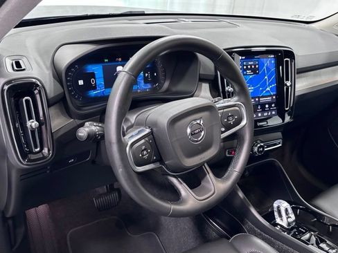 Certified 2025 Volvo XC40 B5 Plus AWD/4WD image 10