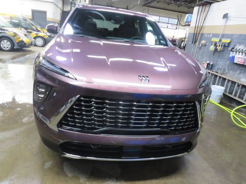 New 2026 Buick Enclave Avenir image 2