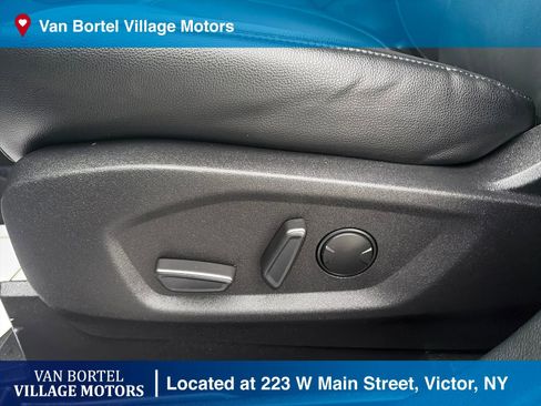 Used 2022 Ford Edge Titanium image 11