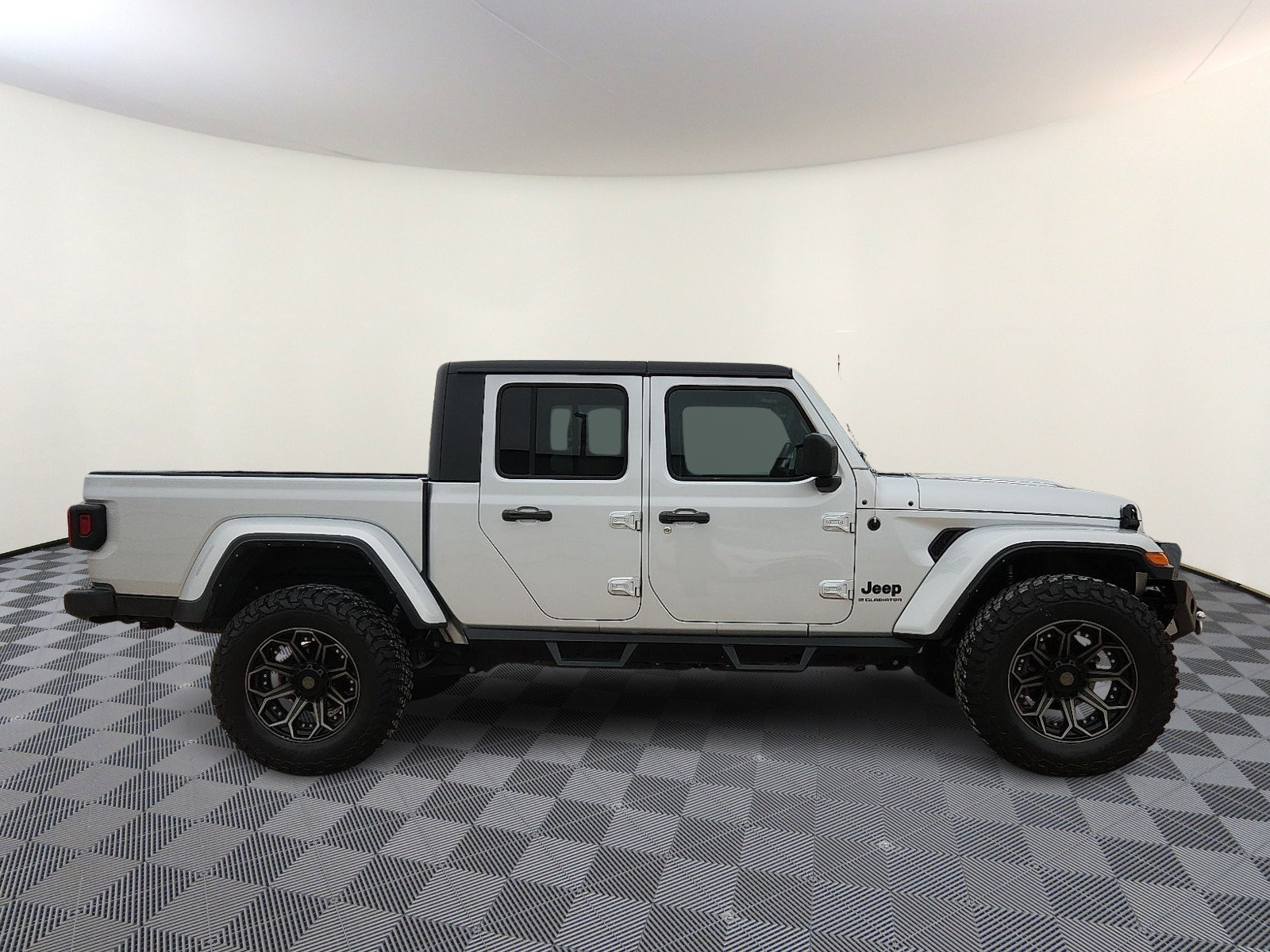 Used 2023 Jeep Gladiator Sport AWD/4WD image 5